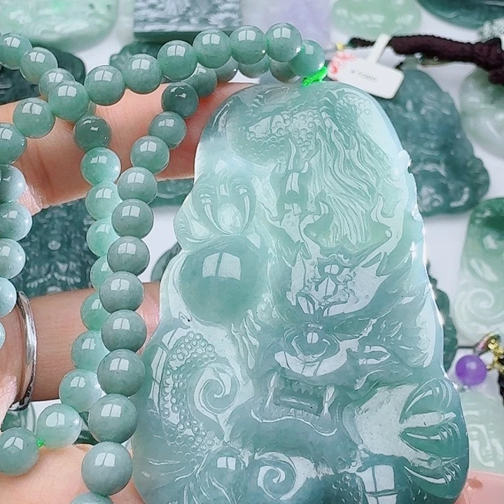 翡翠未镶嵌颈饰88888888