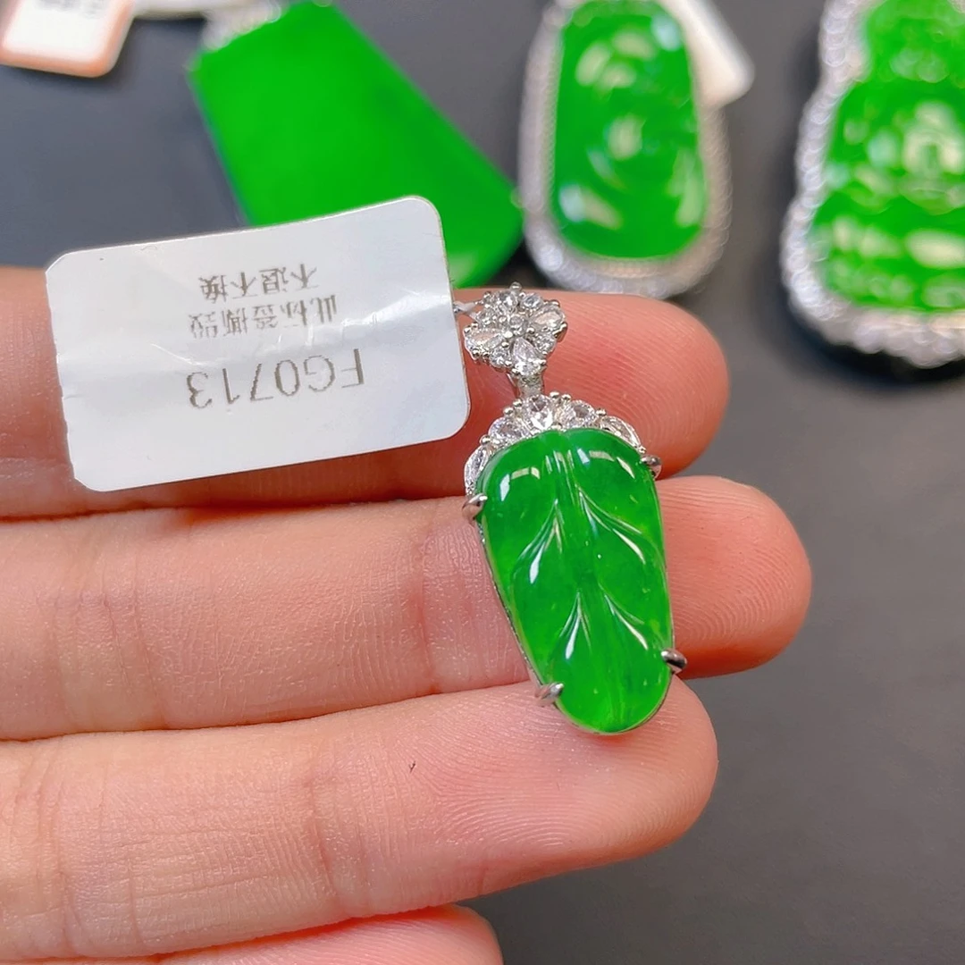 【闪购商品】颈饰银S925镶嵌翡翠翡翠