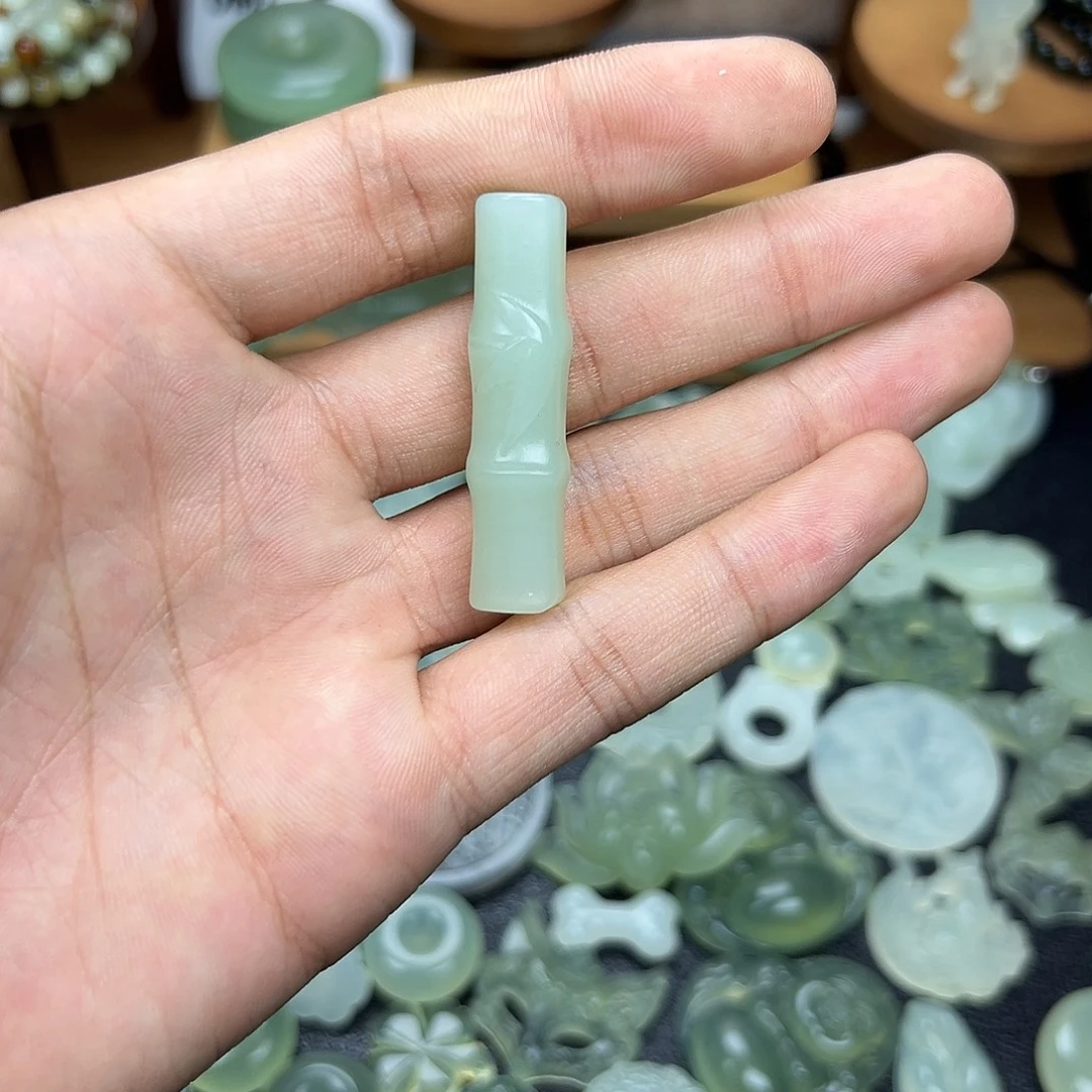 慧***来蛇纹石玉合金颈饰