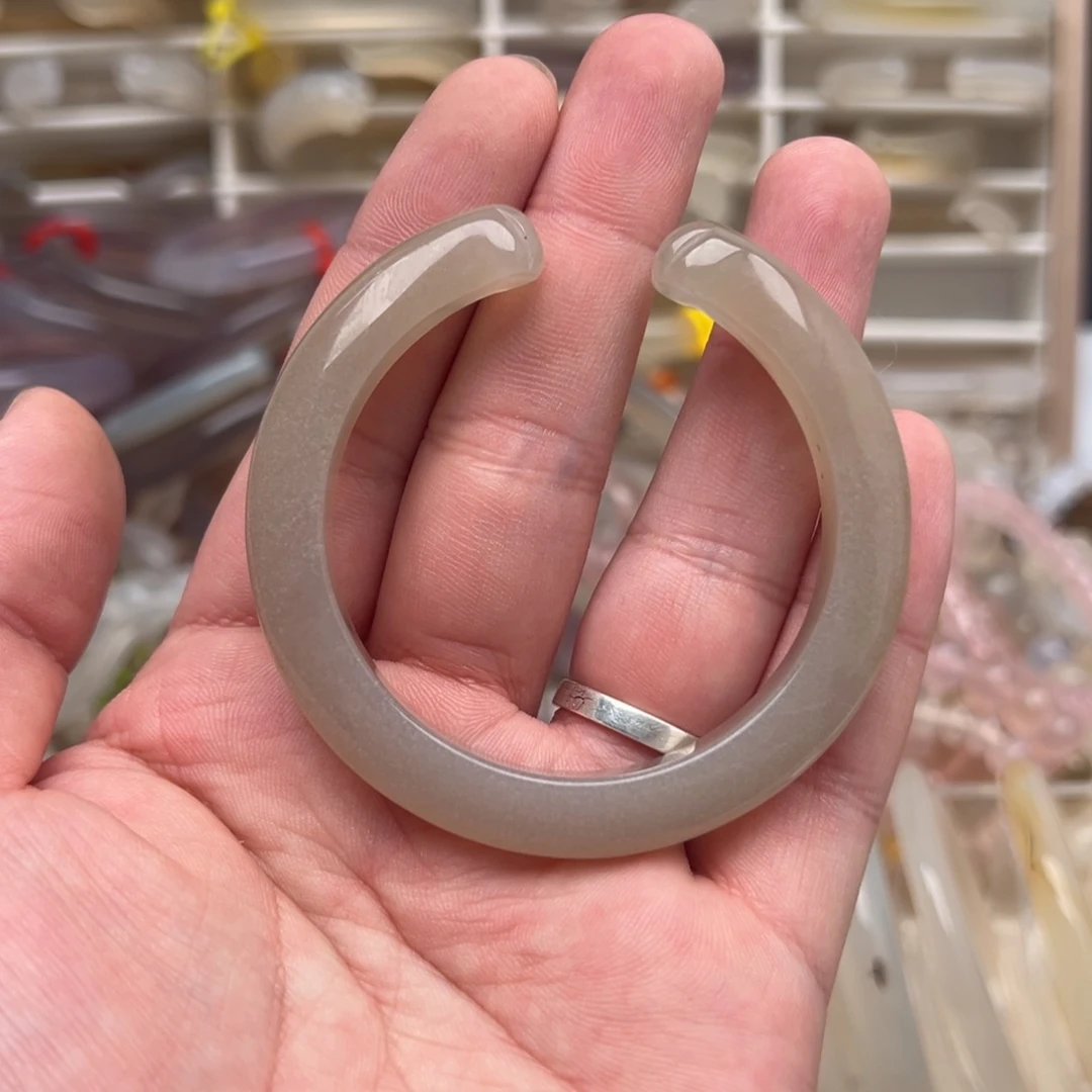 玛瑙/玉髓未镶嵌手镯53.7圈口出单号运费10不退