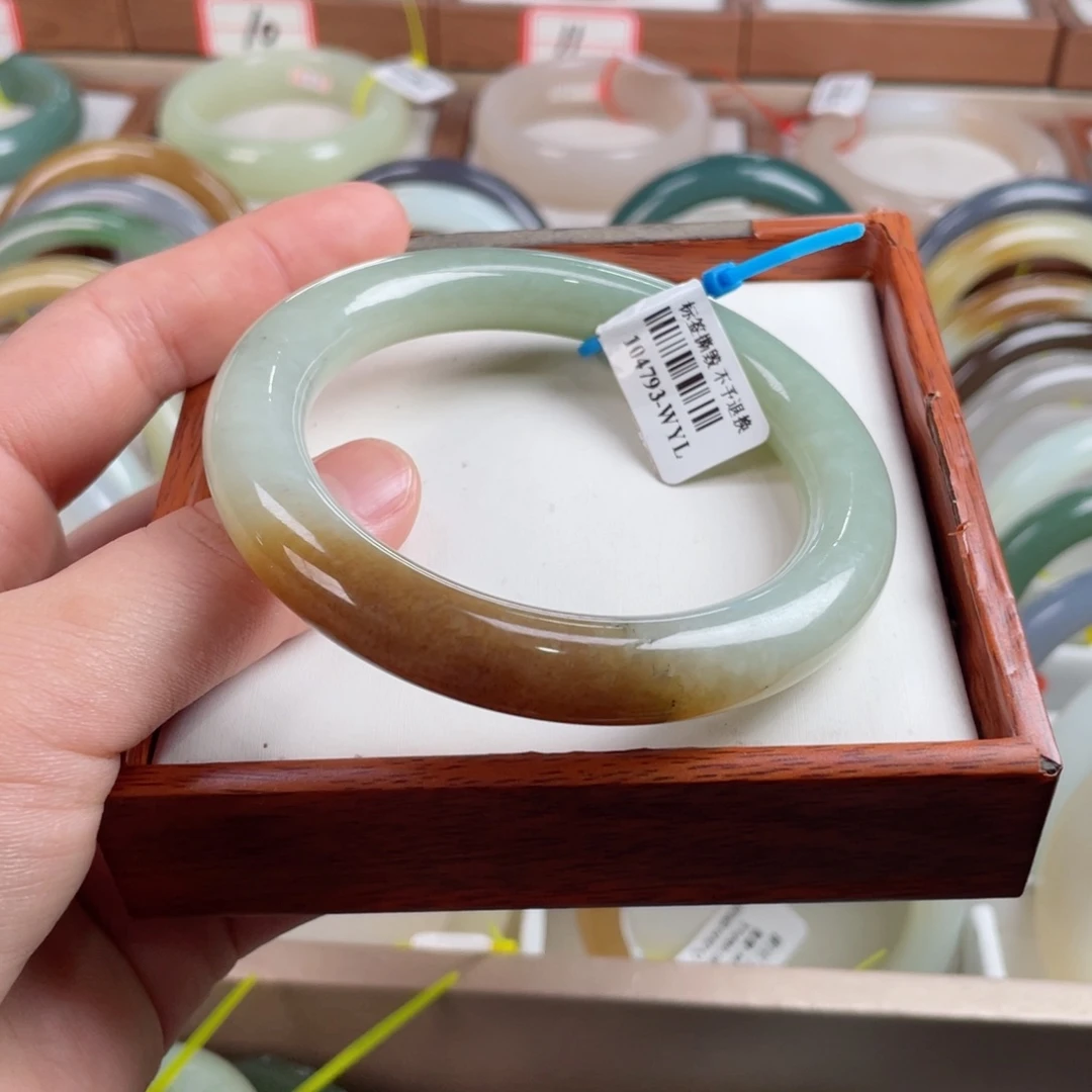 【闪购商品】和田玉手镯未镶嵌59.32