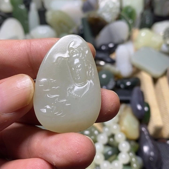 和田玉（糖玉）未镶嵌颈饰