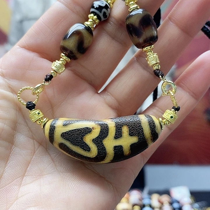 玛瑙/玉髓合金颈饰