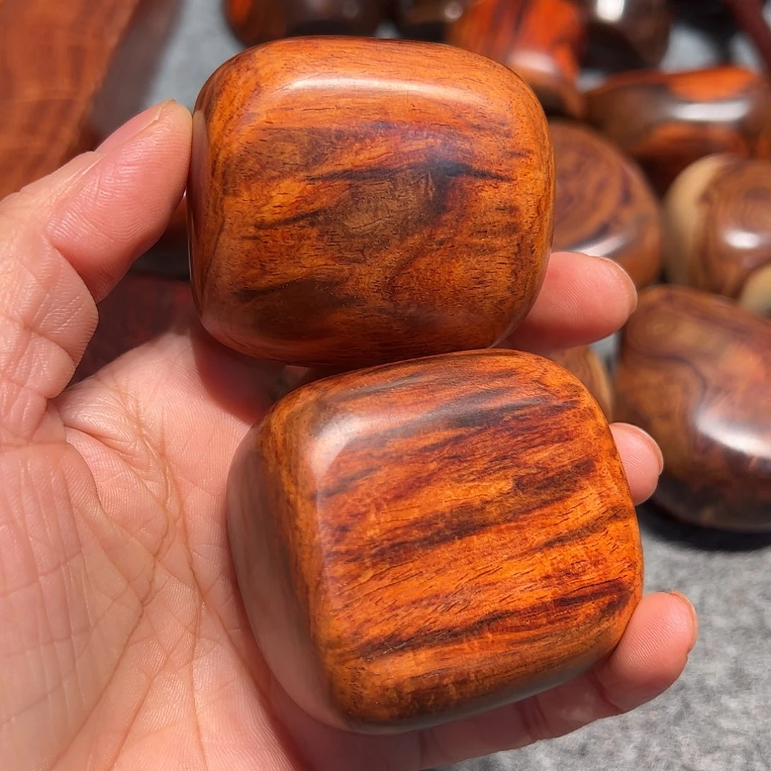 山***屋交趾黄檀（大红酸枝）