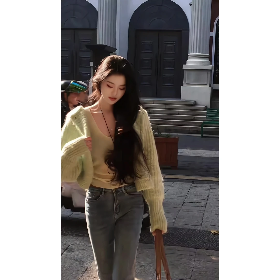 慵懒风磨破薄荷绿长袖防晒开衫温柔上衣高腰微喇牛仔裤马蹄喇叭裤