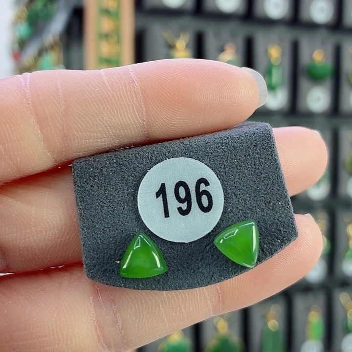 和田玉18K金镶嵌耳饰