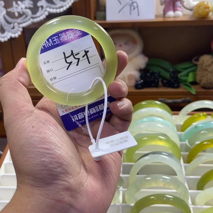 蛇纹石玉未镶嵌手镯258瑕疵