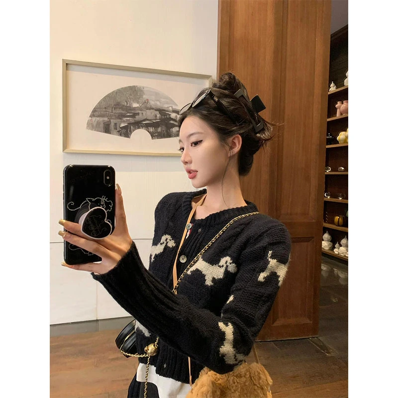 气质学院风小狗印花圆领针织开衫女2025新款修身显瘦百搭短款上衣