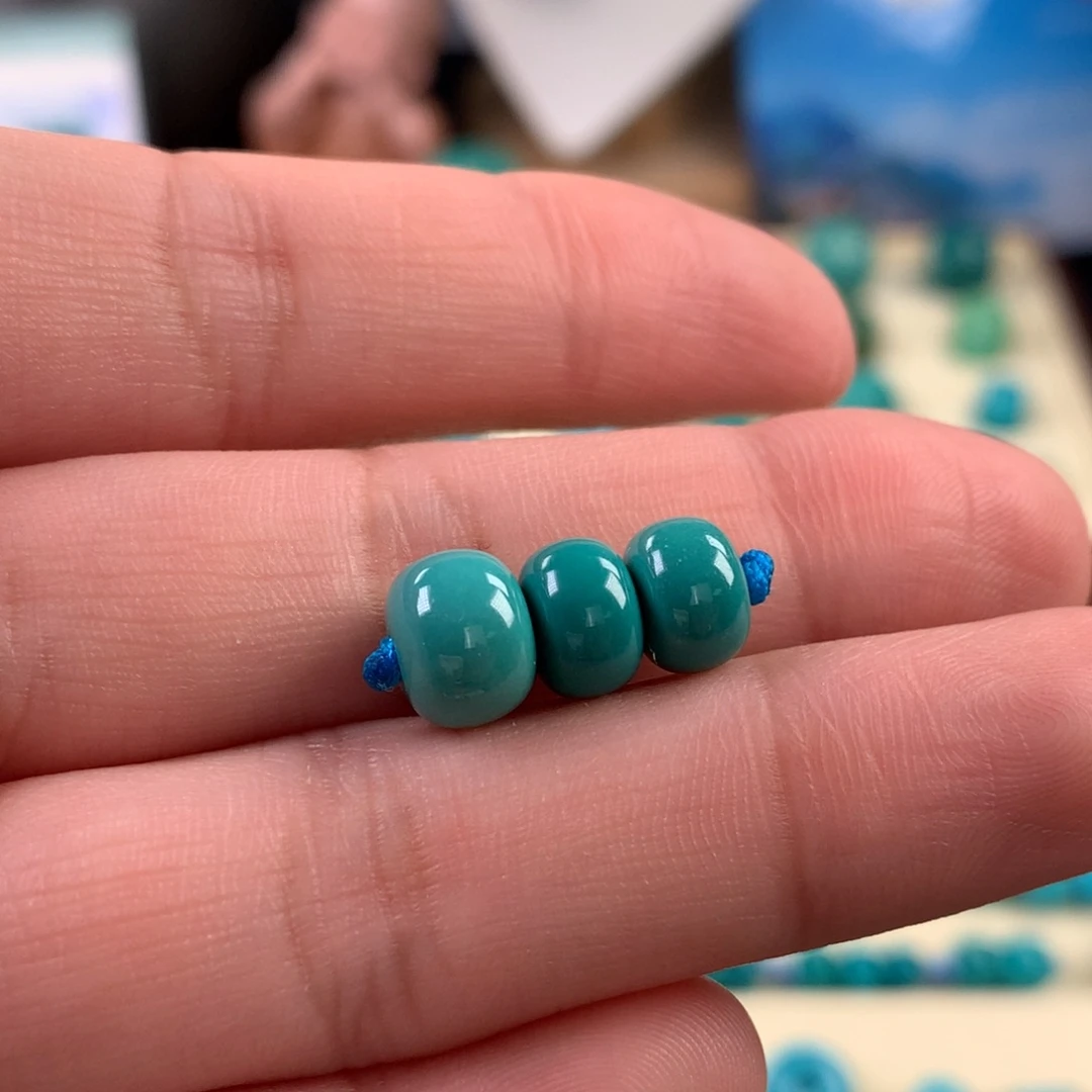 绿松石未镶嵌珠宝奇石877三连