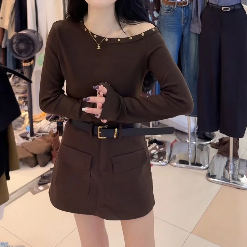 秋季百搭性感斜肩打底T恤+复古时尚显瘦高腰裙裤LK2505706