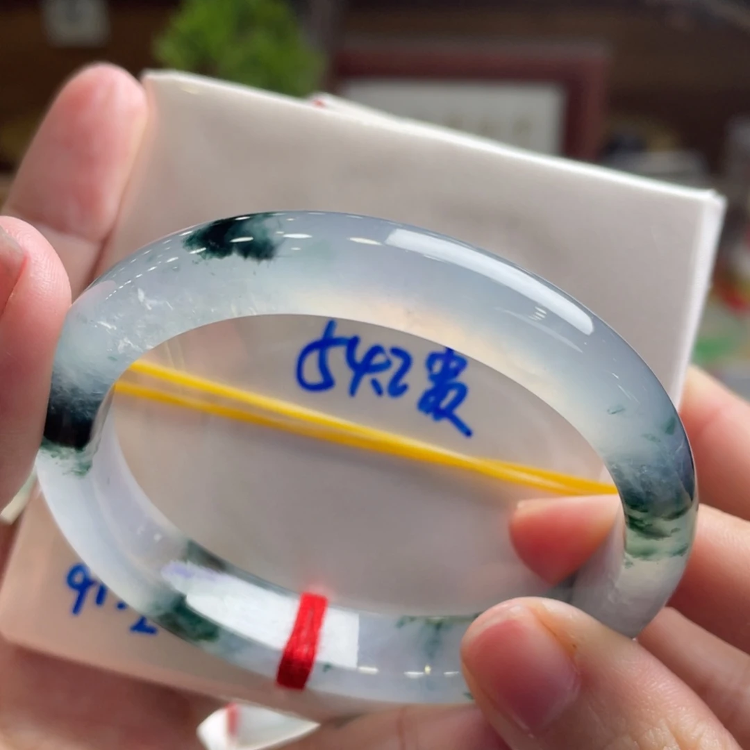翡翠未镶嵌手镯54.2贵妃 小高冰飘花