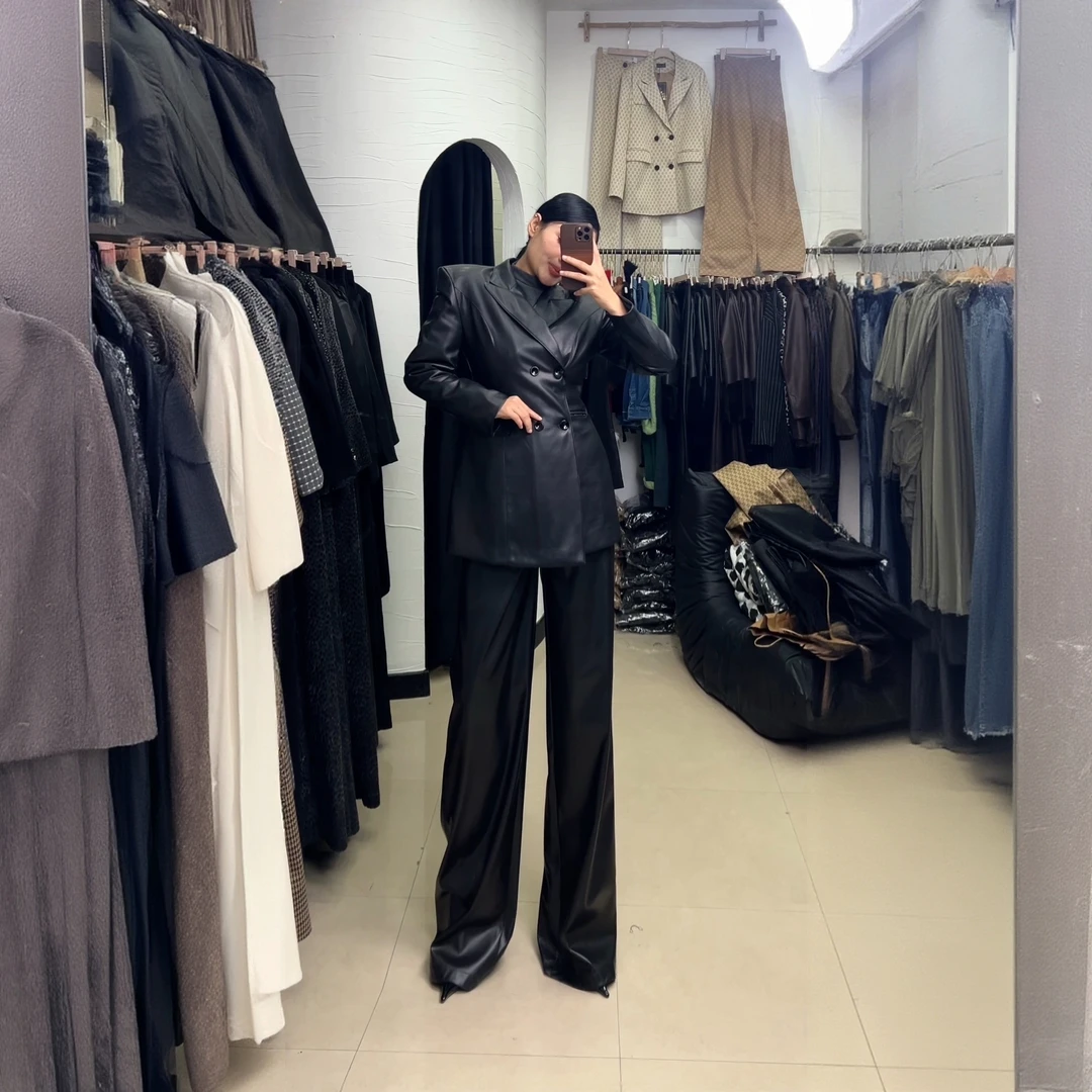 爱拉女装皮外套裤子两件套