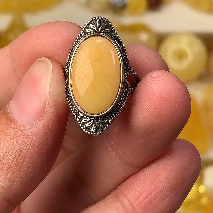 未镶嵌琥珀裸石戒指