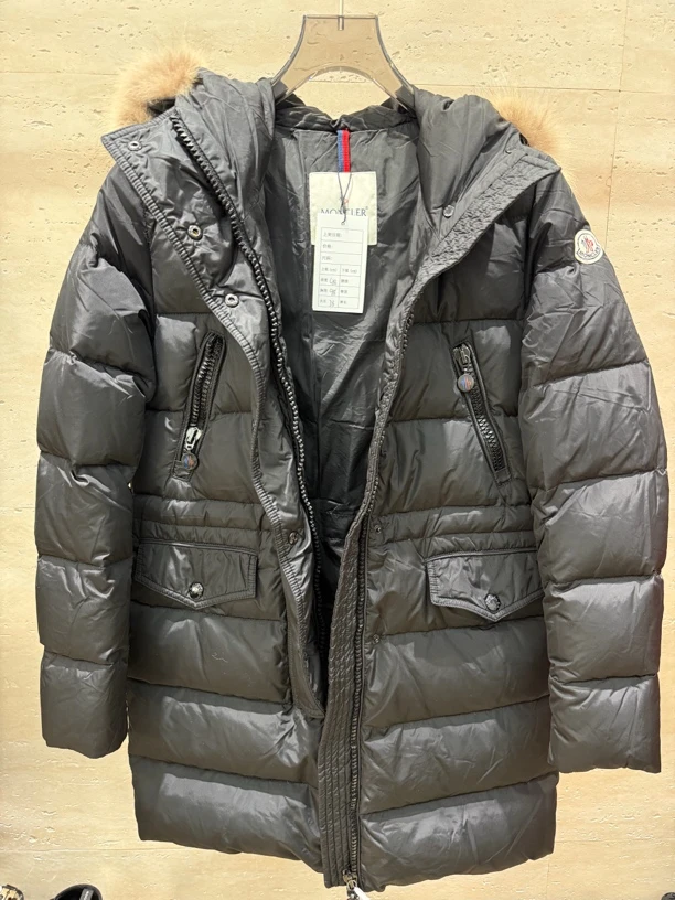 99新 MONCLER MONCLER 肩宽48 胸围98 衣长78