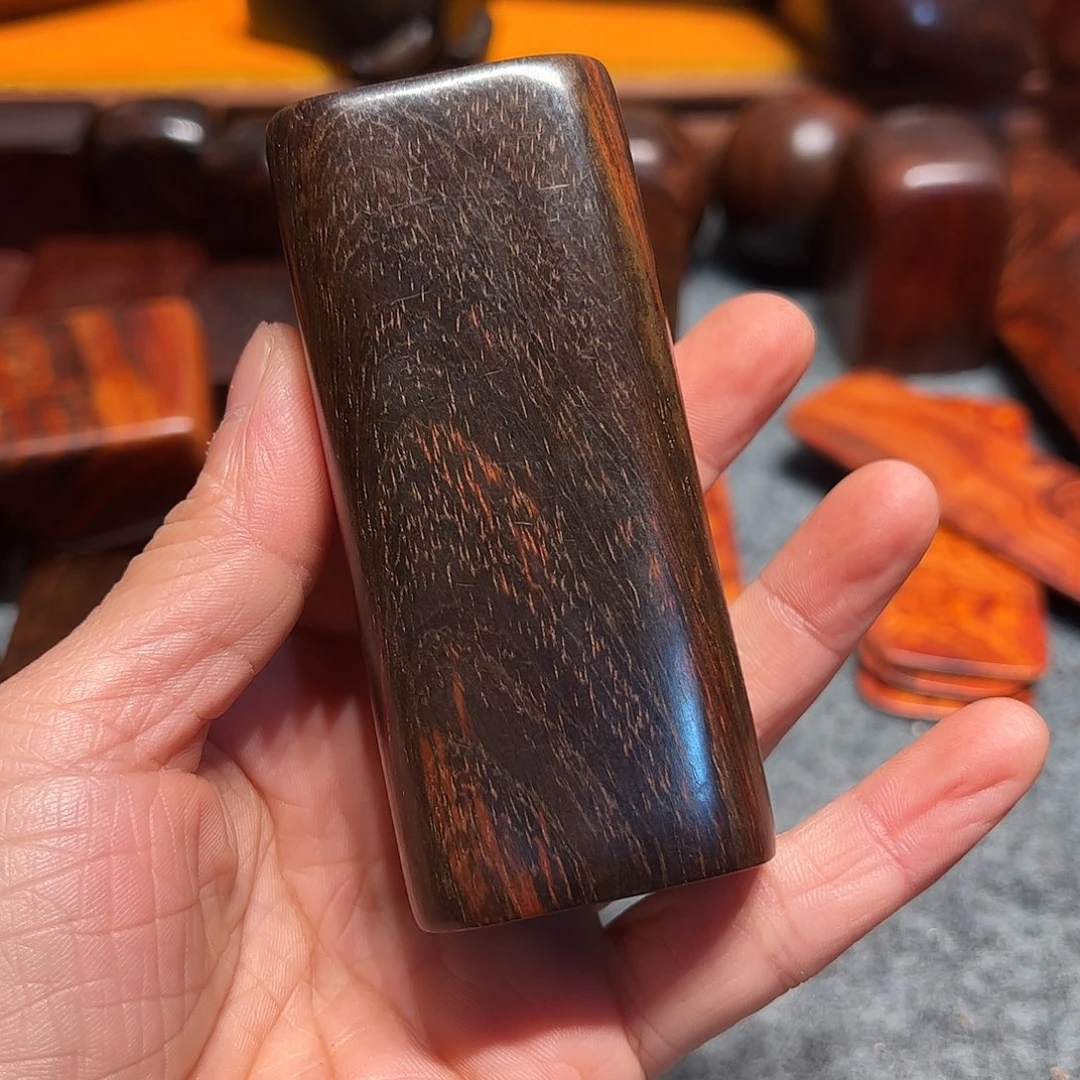 交趾黄檀（大红酸枝）月**章