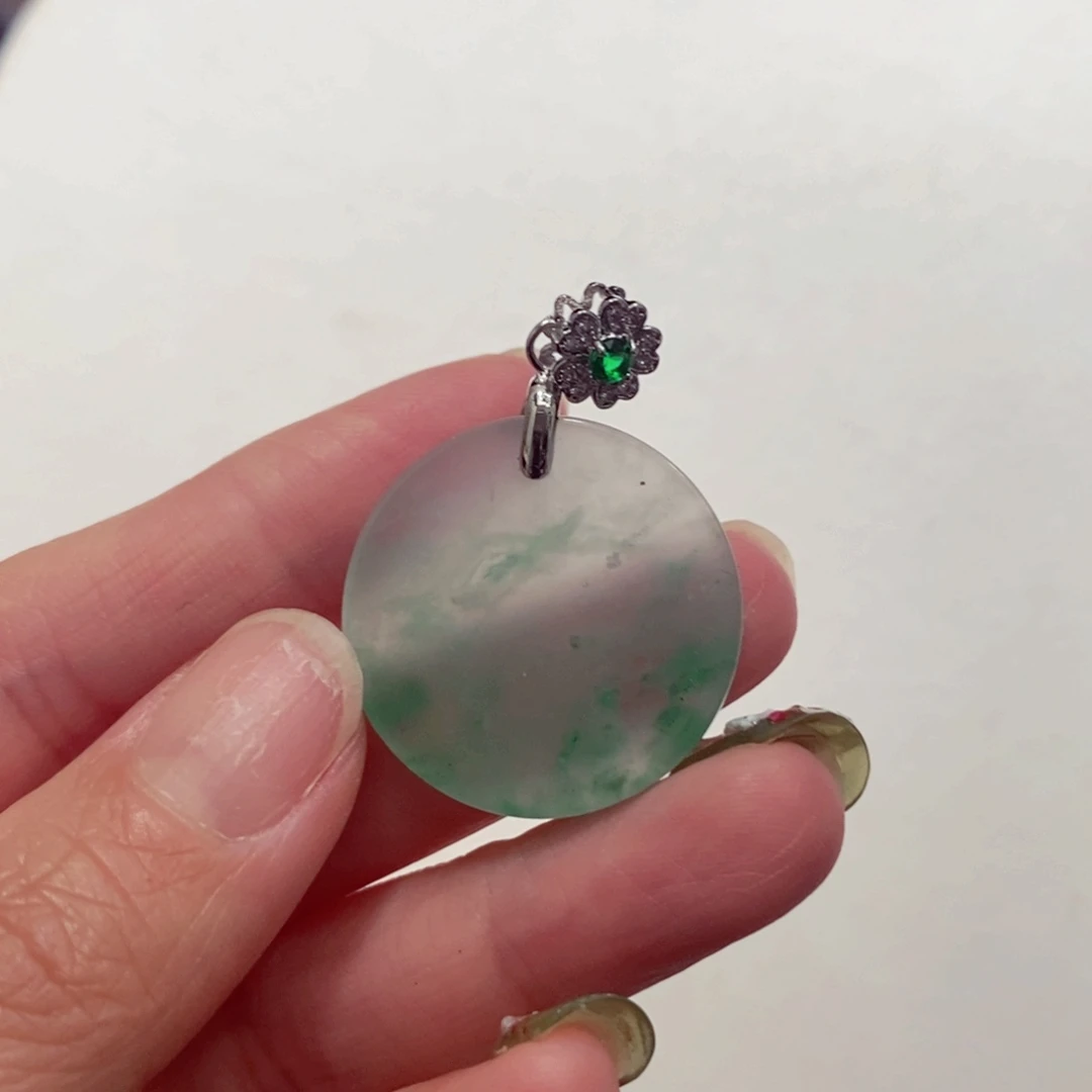 石英质玉未镶嵌颈饰