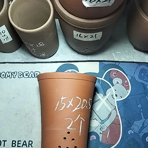 红泥新品两个花盆微瑕