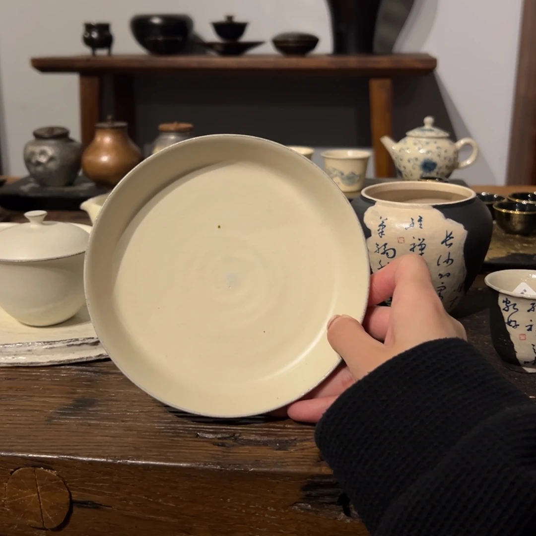 摆件陶瓷。     陶瓷。