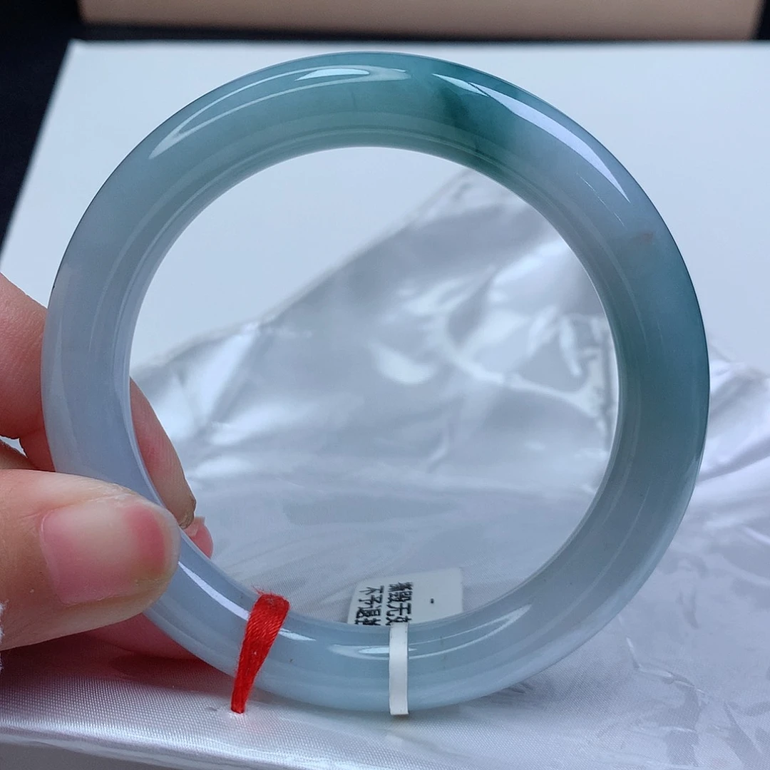 翡翠手镯未镶嵌56圈口