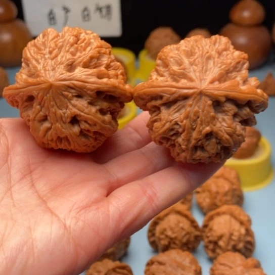 文玩核桃吊坠粗筋精对红皮 48 47 62.5克