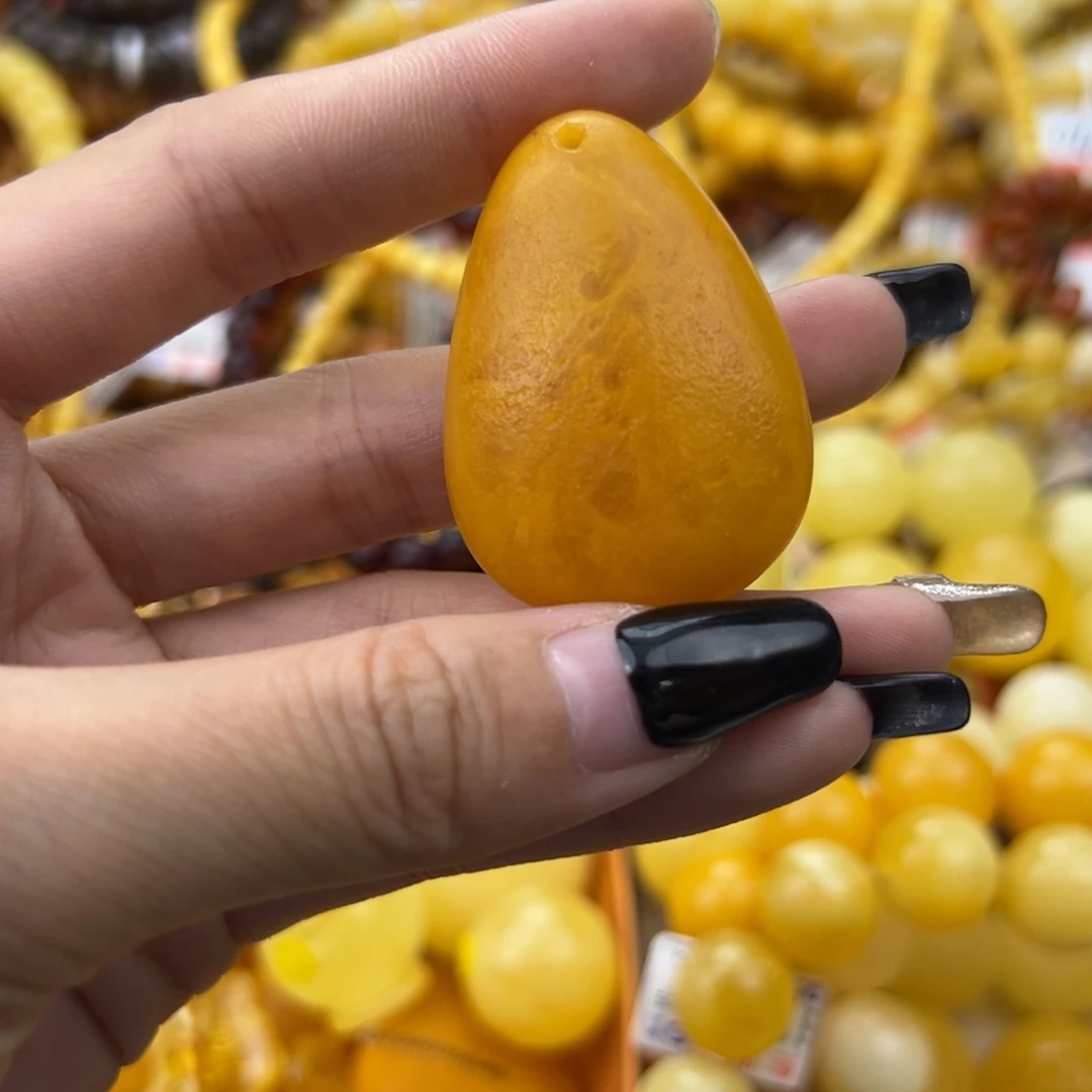 琥珀珠宝奇石未镶嵌