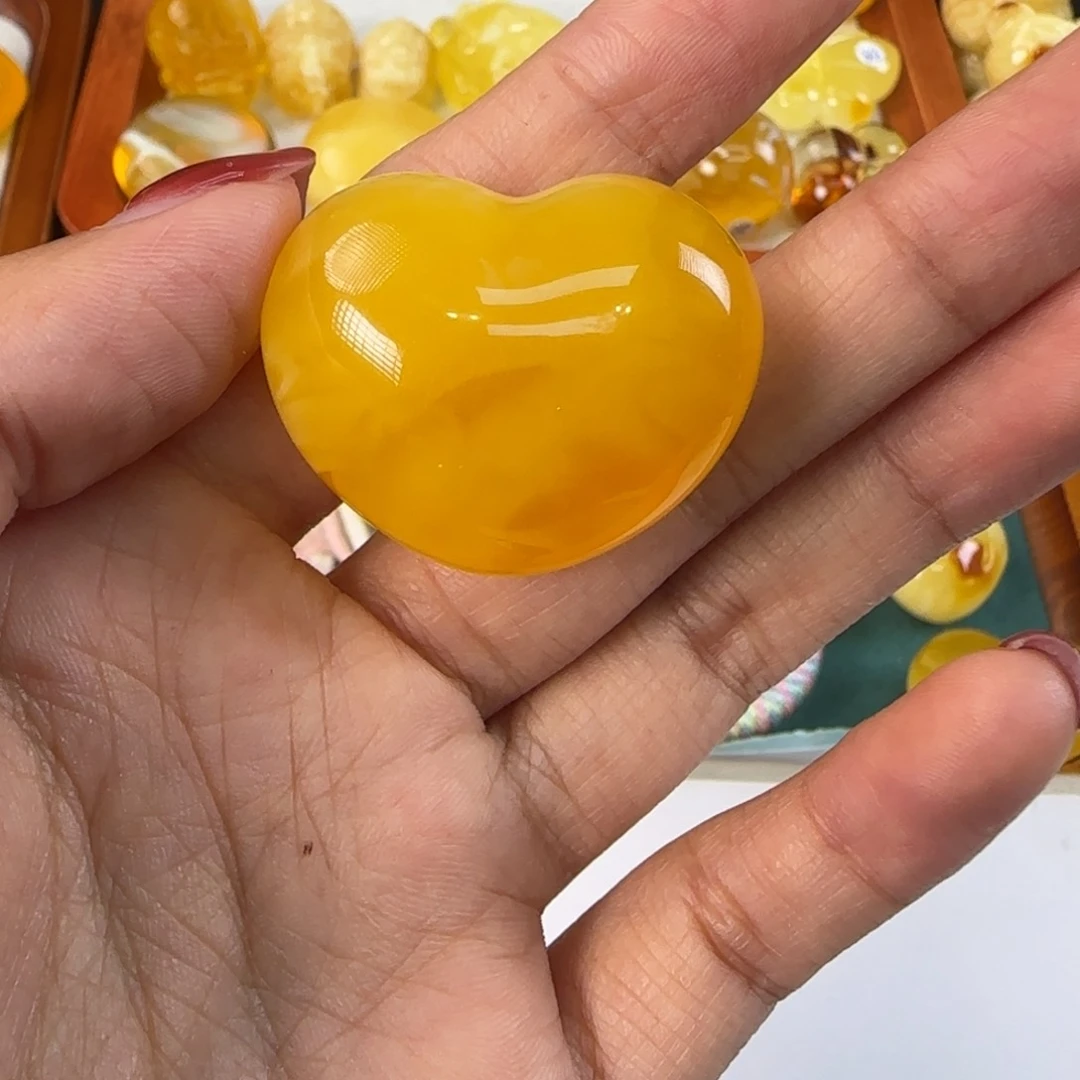 茉****未镶嵌颈饰琥珀蜜蜡