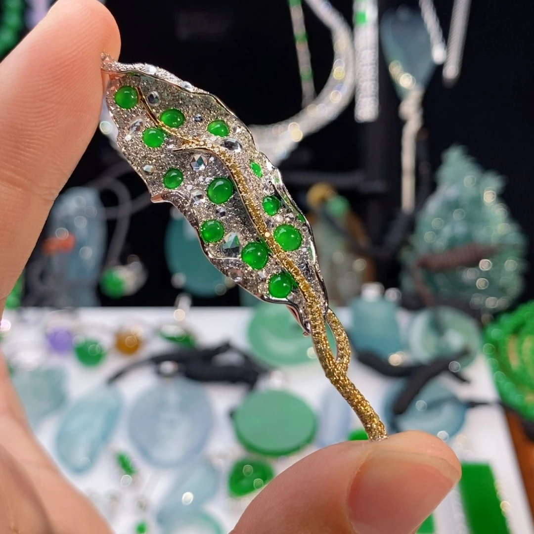 翡翠颈饰18K金镶嵌金枝玉叶 胸针吊坠两用款