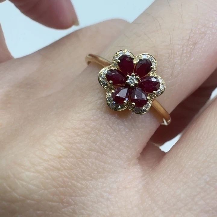 红宝石戒指18K金镶嵌