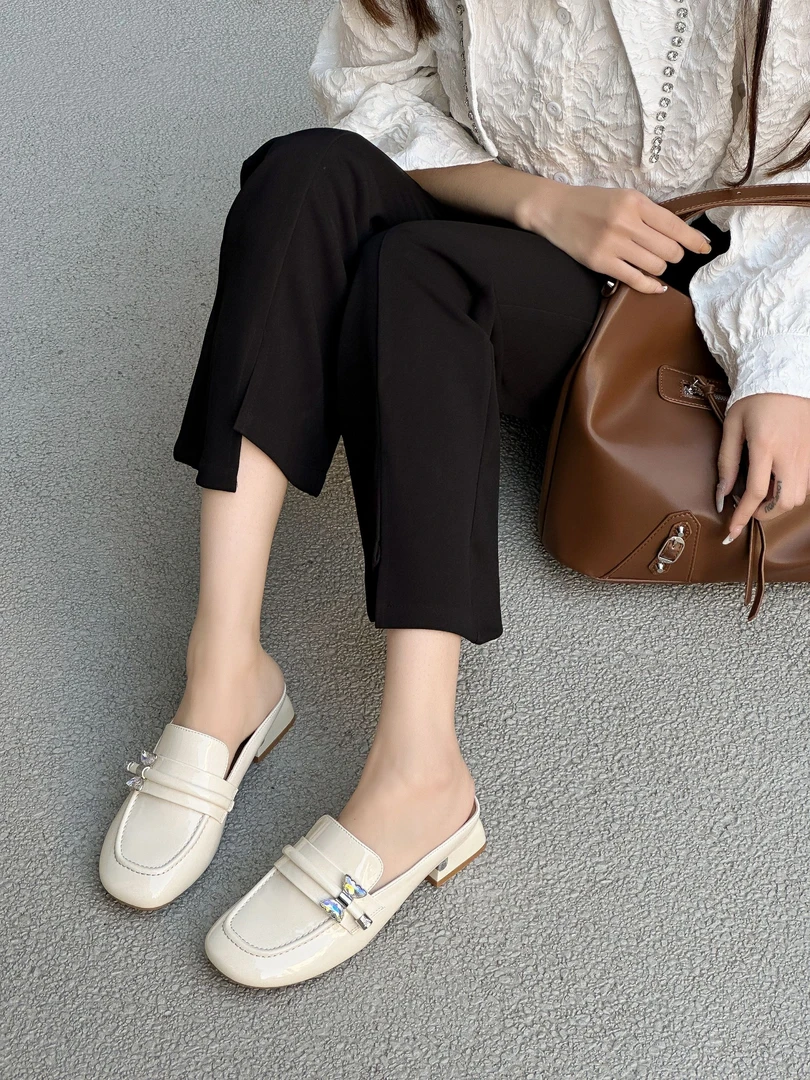 嘉菲东尼包头平底漆皮女拖鞋2025新款夏季软底