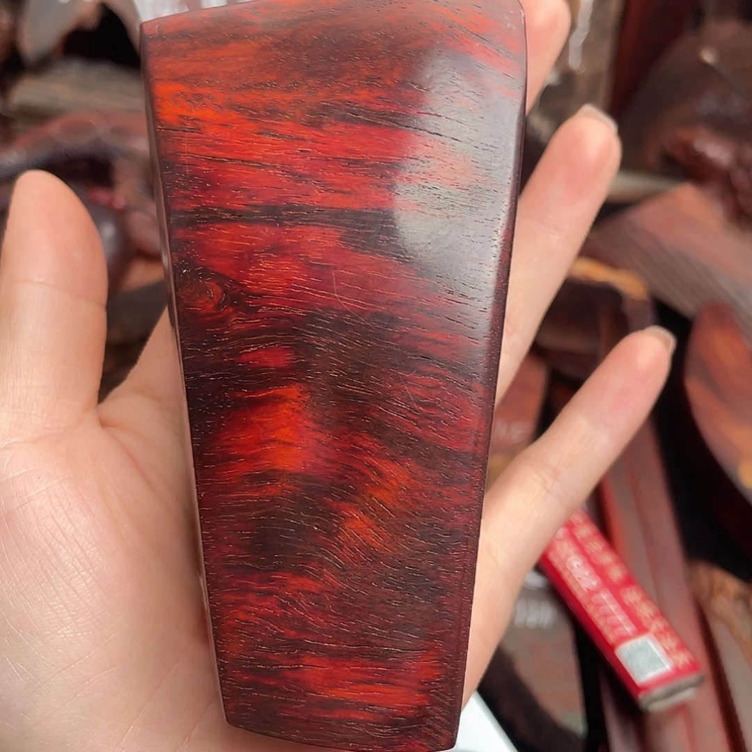 秦***云檀香紫檀（小叶紫檀）高油高密老料手把件