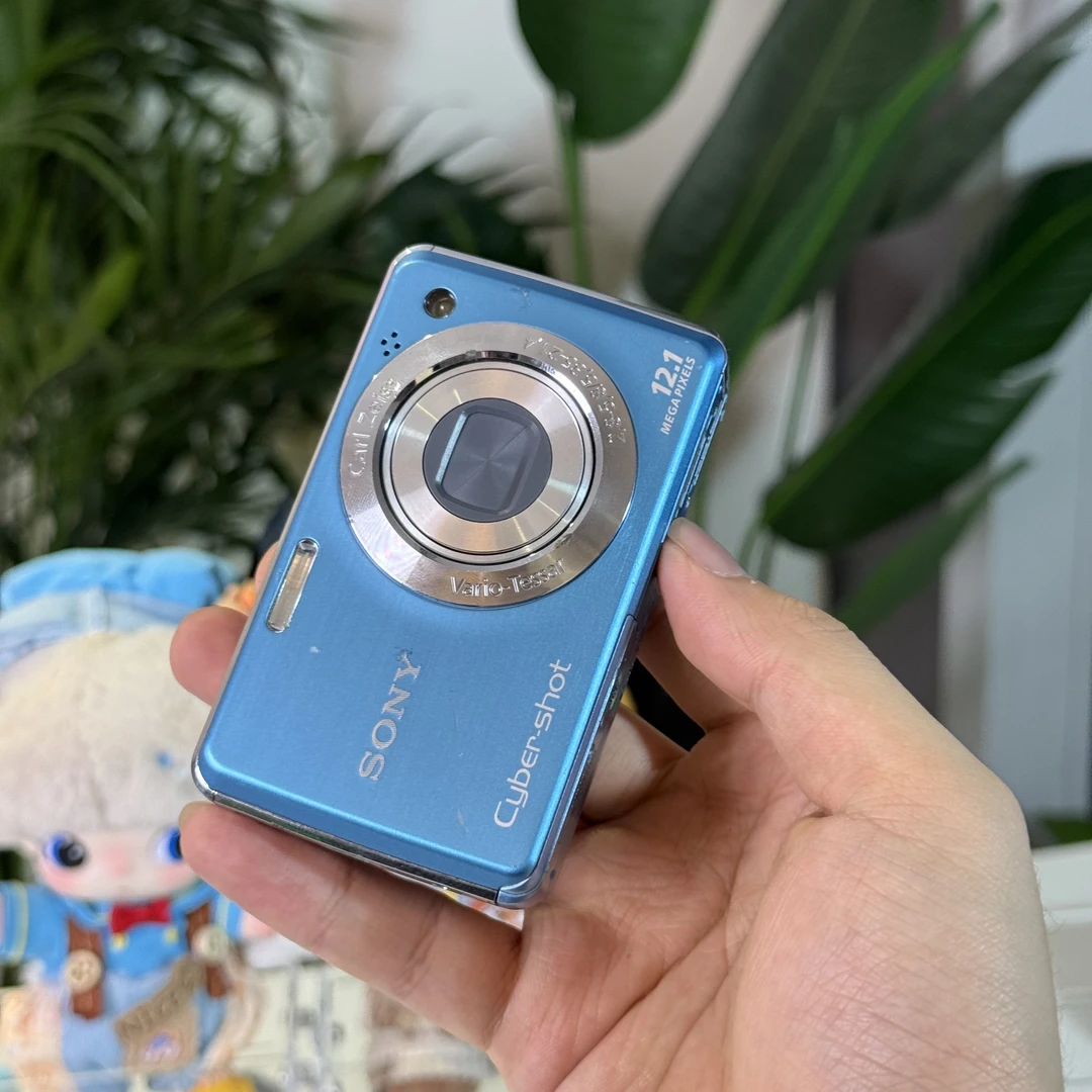 9新 Sony/索尼 索尼w220色彩感好天蓝色1200万像素滤镜多带配件