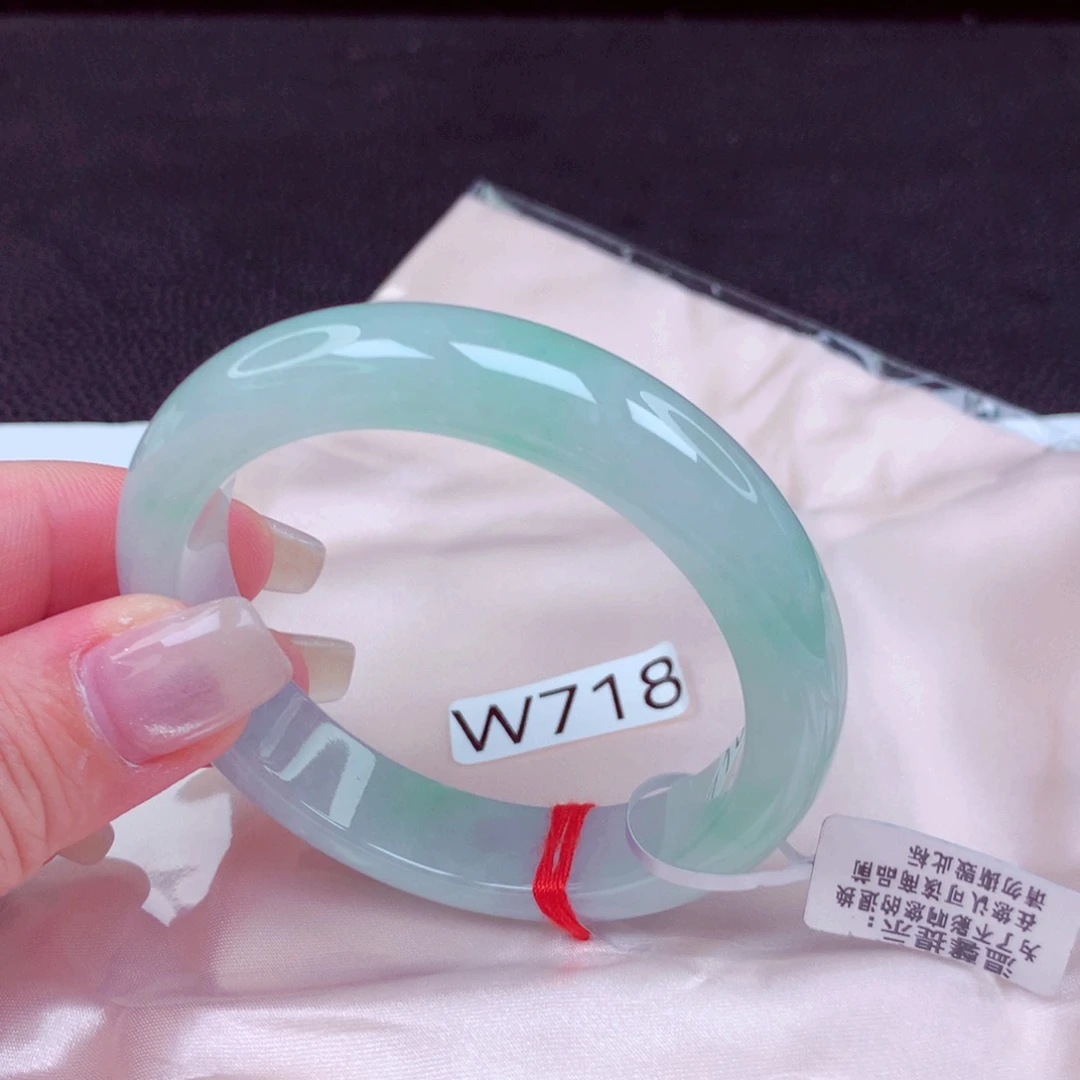 翡翠手镯未镶嵌手镯88