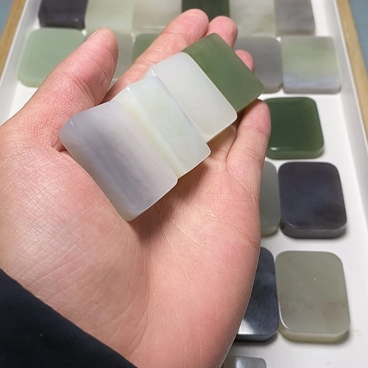 半***归和田玉未镶嵌颈饰