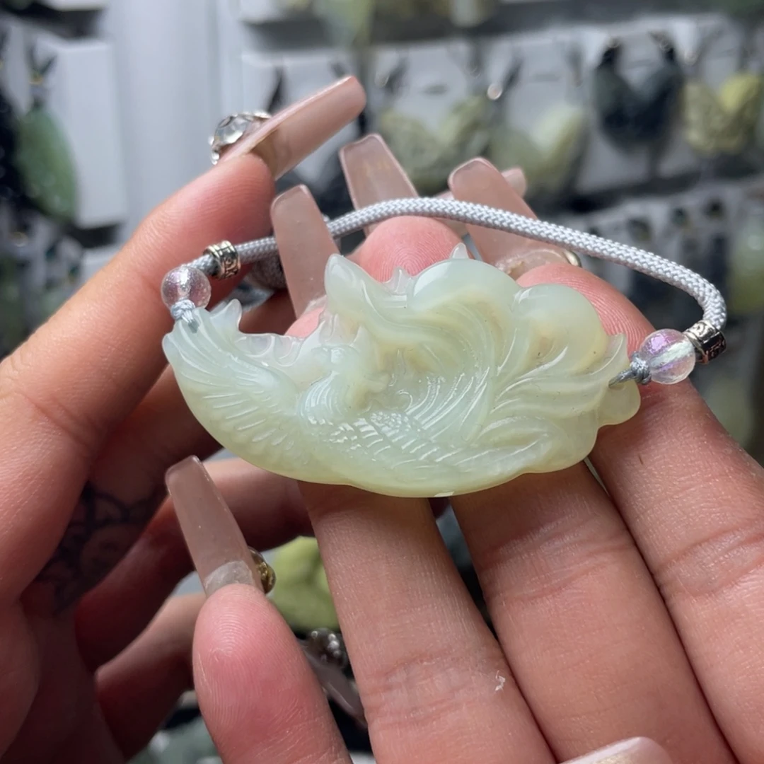 岫玉颈饰未镶嵌凤凰