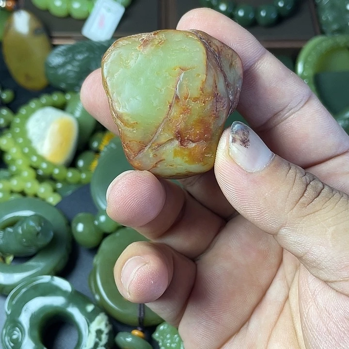 岫岩老玉（透闪石质玉）未镶嵌颈饰