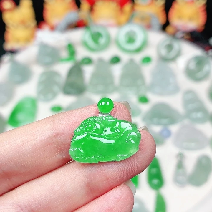 翡翠未镶嵌颈饰缅甸天然A货翡翠