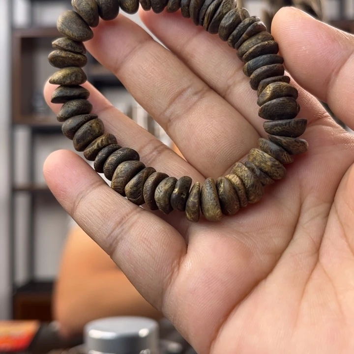 秋***天手串沉香奇楠沉水随型树丁珠10mm单圈SY-058
