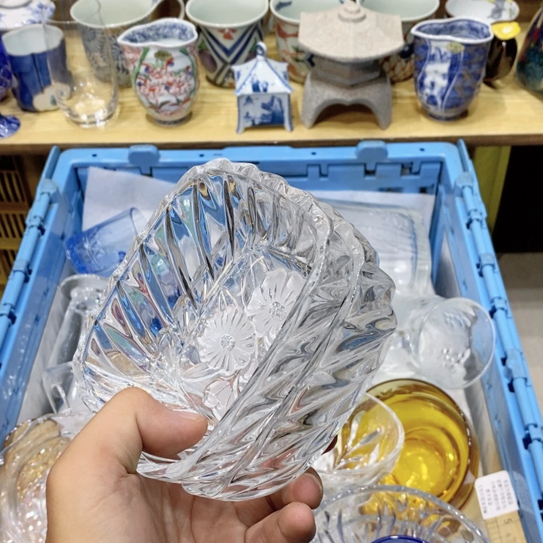 冰****瓷片哈哈哈哈哈哈哈哈哈哈