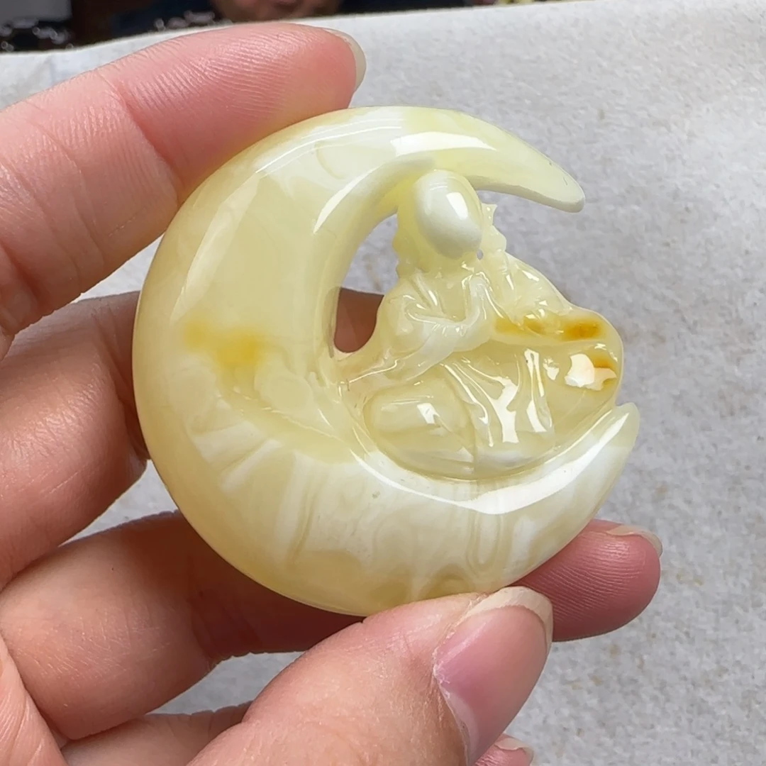蜜蜡未镶嵌珠宝奇石