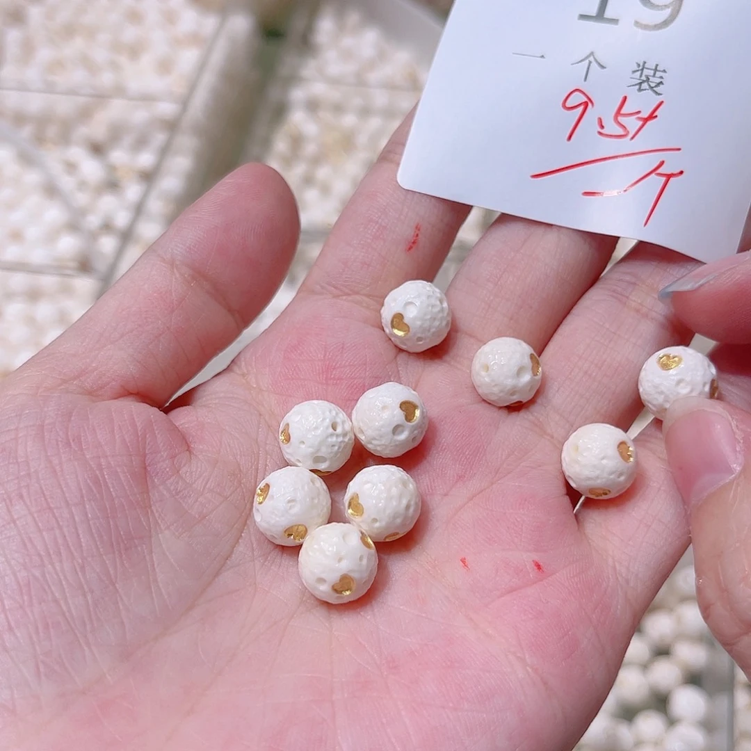 未镶嵌珠宝半成品水晶19 。