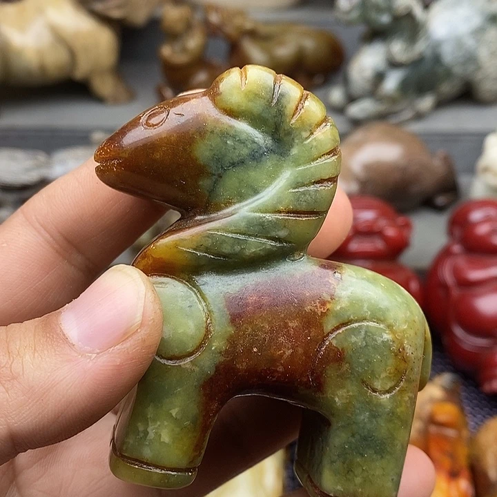 未镶嵌蛇纹石玉颈饰