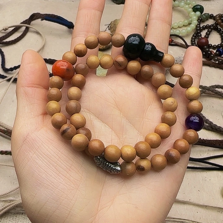 咪****和田玉未镶嵌手镯