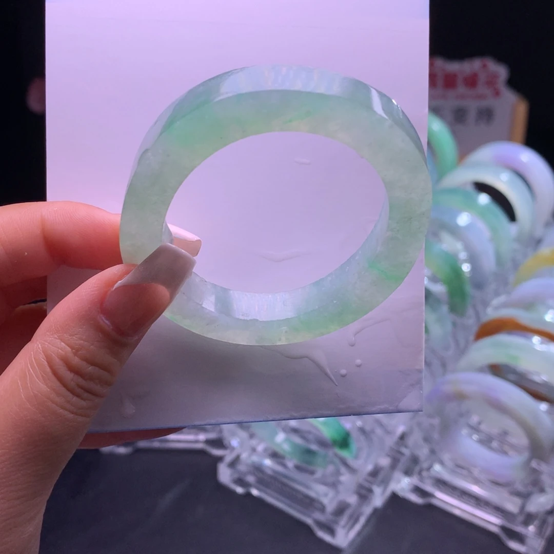 定制翡翠未镶嵌手镯