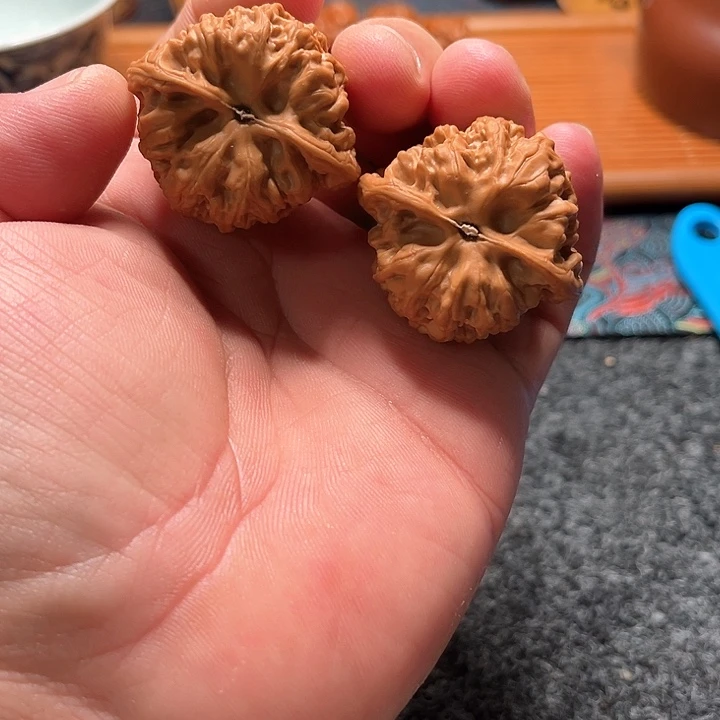 文玩核桃把件四眼虎头