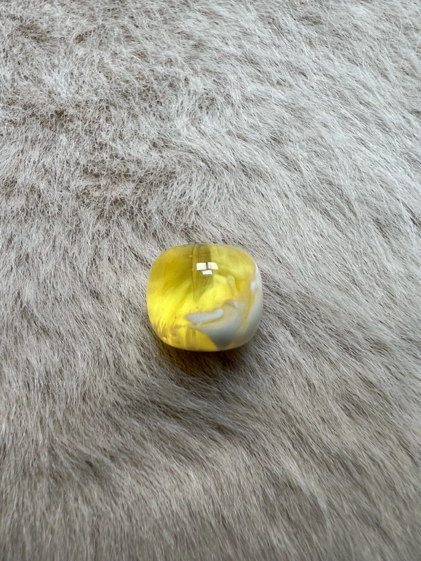 10+金漆白溶洞蜜蜡老型单珠，瓷度高金度蜜蜡单珠透