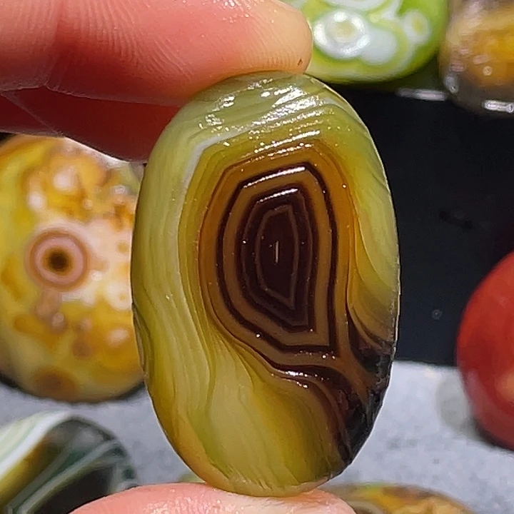 玛瑙/玉髓未镶嵌珠宝奇石
