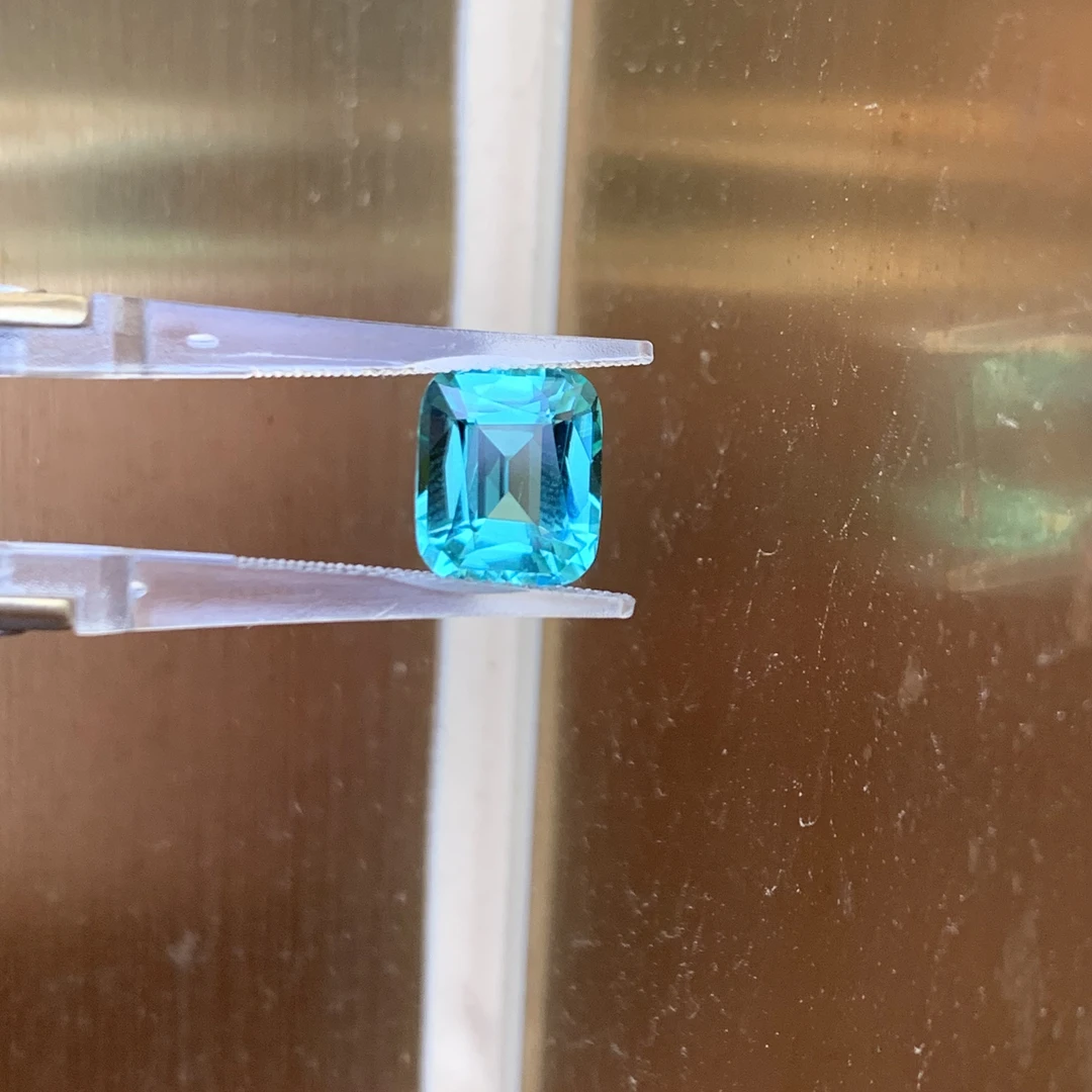 马尔代夫海水蓝绿色阿富汗拉贡碧玺干净玻璃体方枕形吉尔德大证