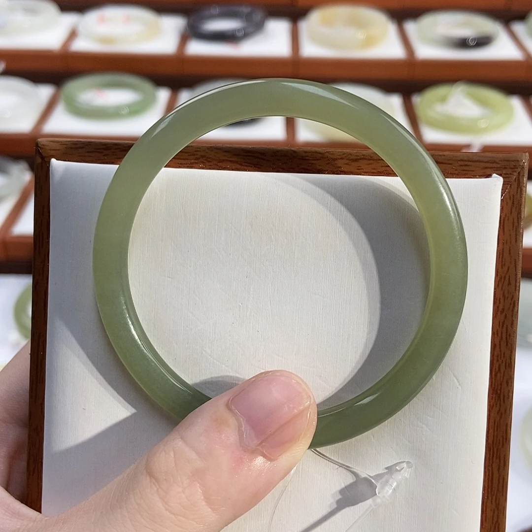 和田玉手镯未镶嵌怡