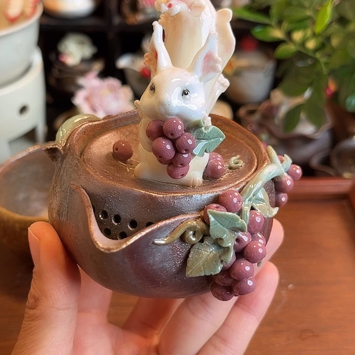 千玺造物柴烧松鼠葡萄宝瓶