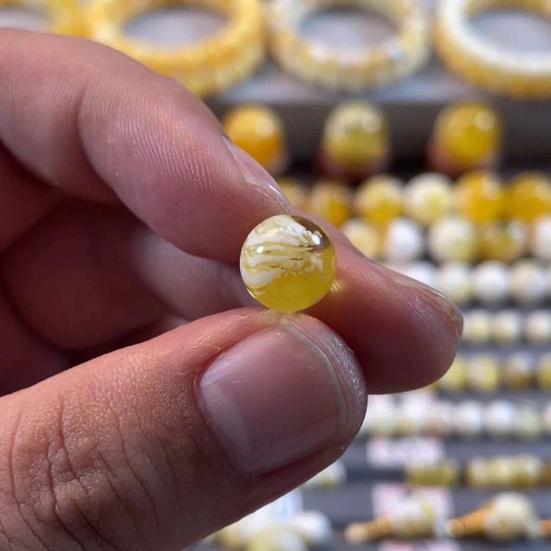 蜜蜡裸石未镶嵌花***朵金瓷白圆珠